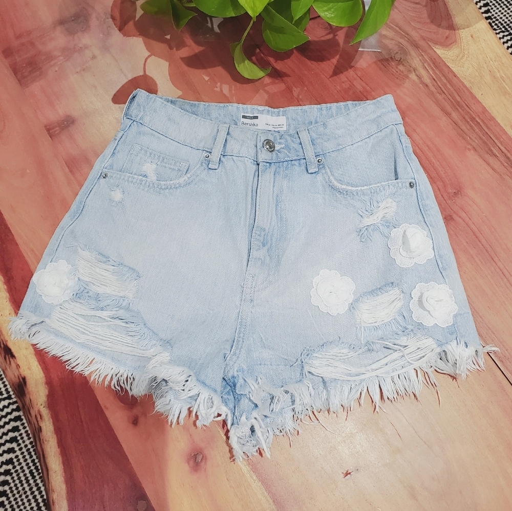 BERSHKA Portugal- Light Blue/White Floral Festival Fringe/Frayed Denim Shorts